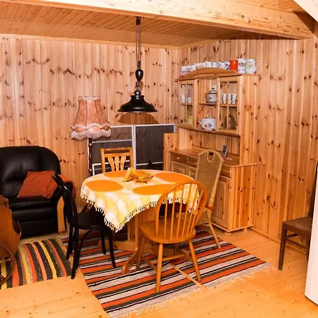 Mere Kodumajutus 別荘